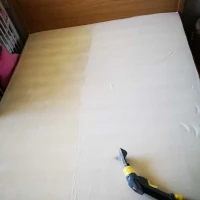 Tekstiilipesuriga madratsi puhastamise enne ja pärast